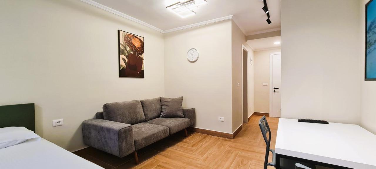 2V1 - Center Apartment 3 Tirana Exterior foto